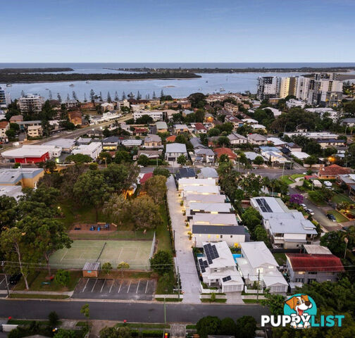 1/8 Teresa Lane LABRADOR QLD 4215