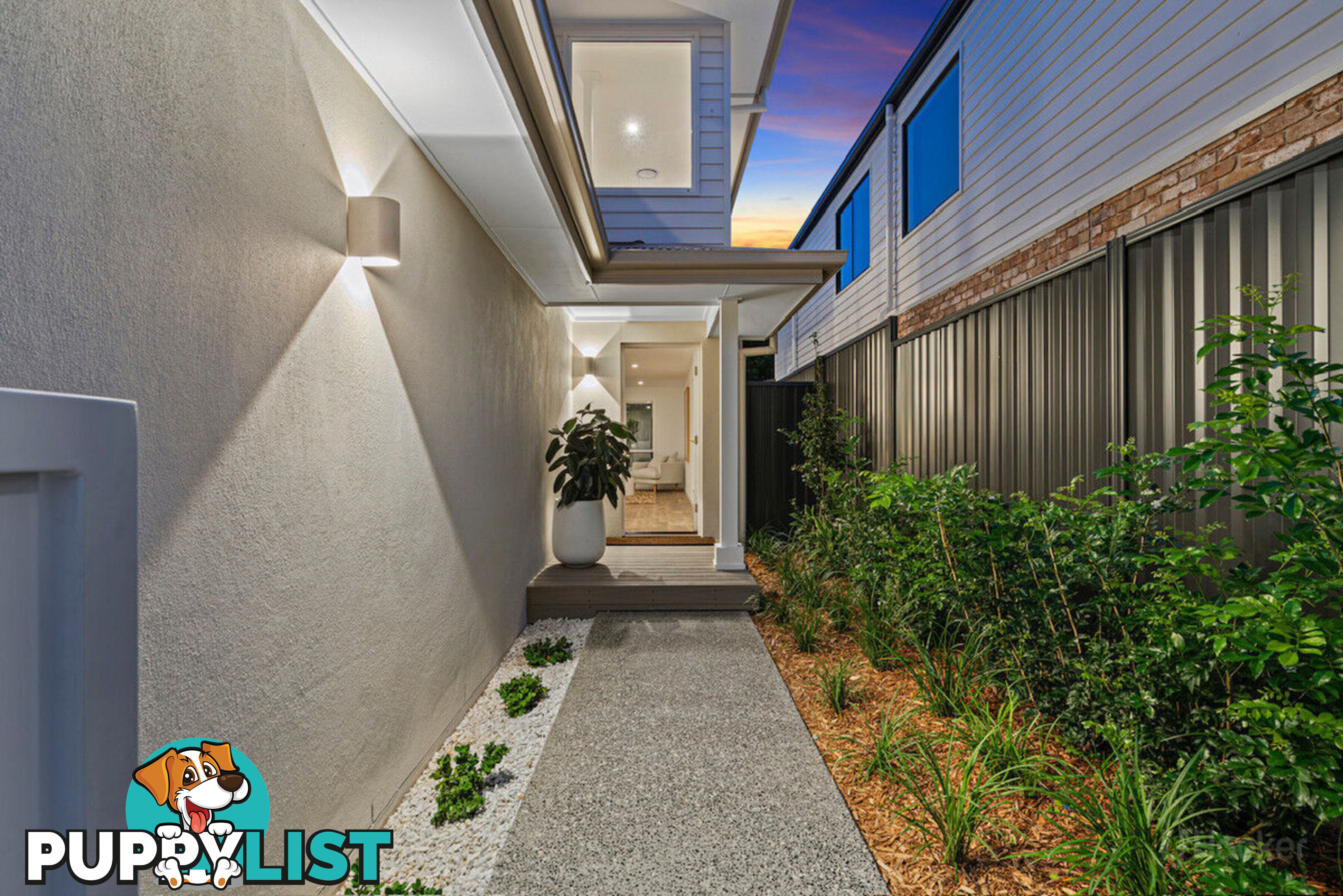 1/8 Teresa Lane LABRADOR QLD 4215