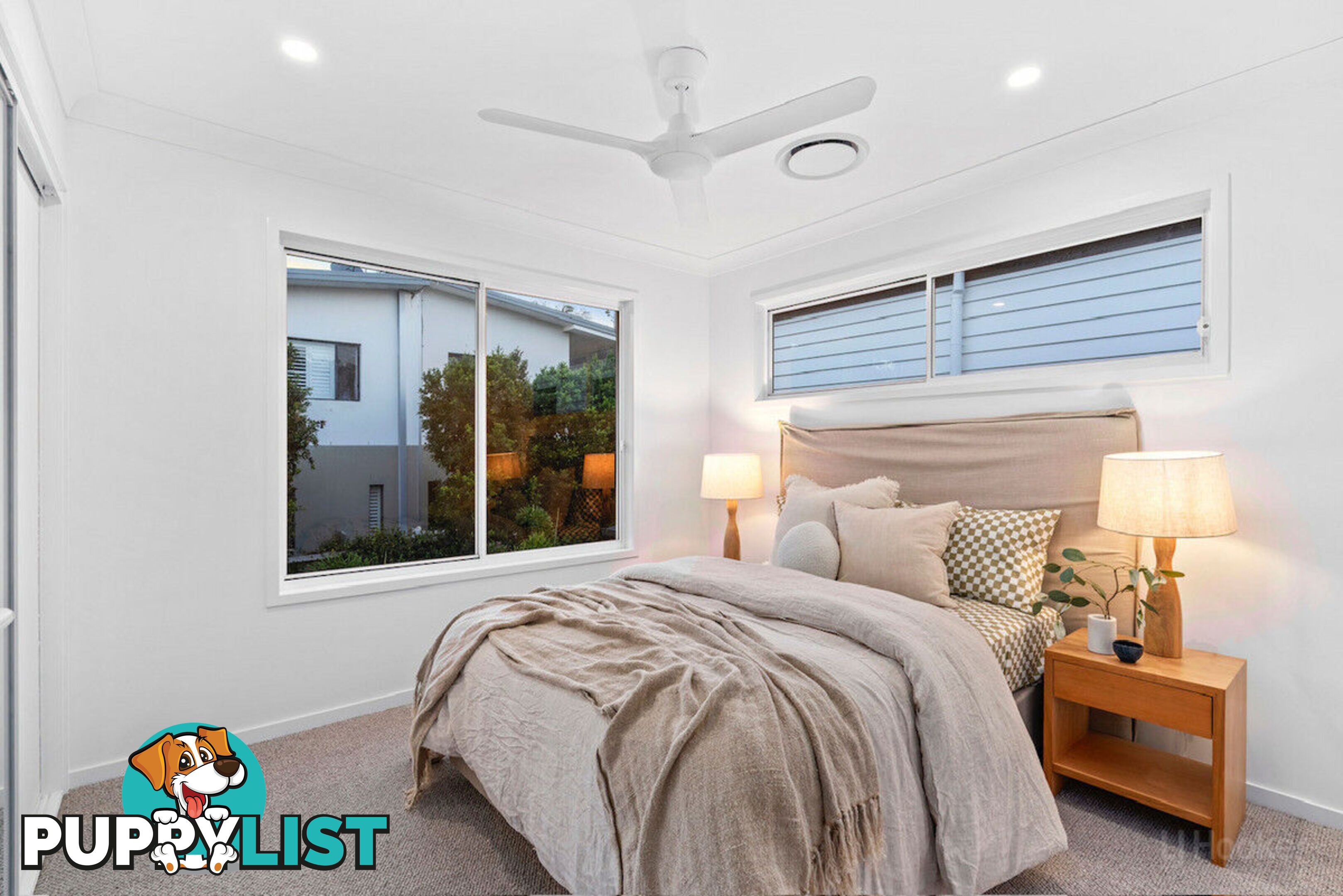 1/8 Teresa Lane LABRADOR QLD 4215