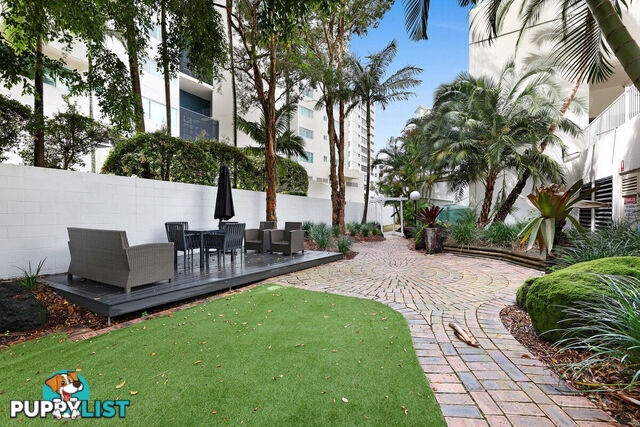 802/41 Labrador Street LABRADOR QLD 4215