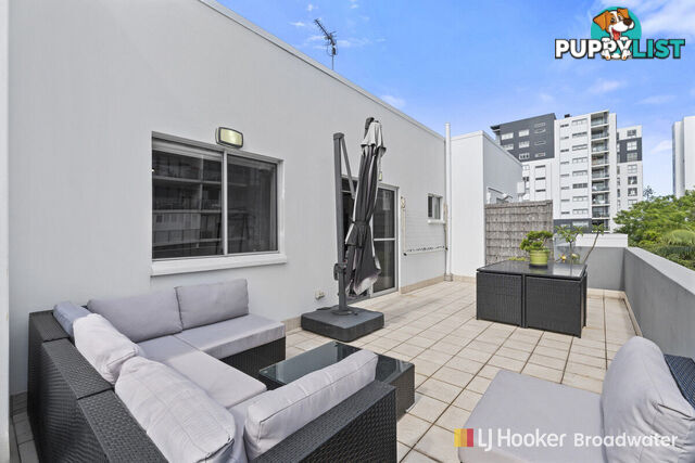 13/18 Parker Street LABRADOR QLD 4215