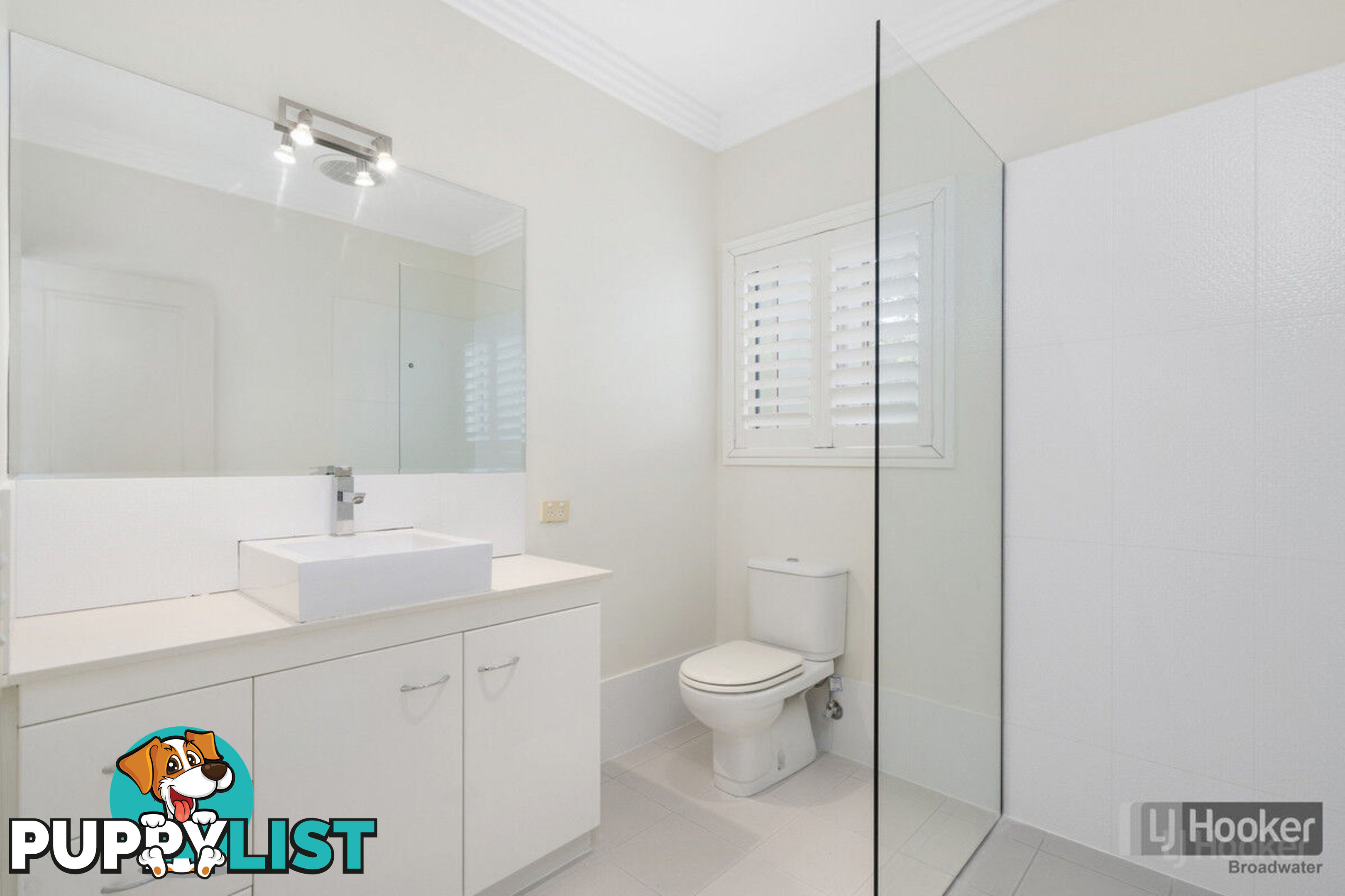 1/56 Bayview Street RUNAWAY BAY QLD 4216