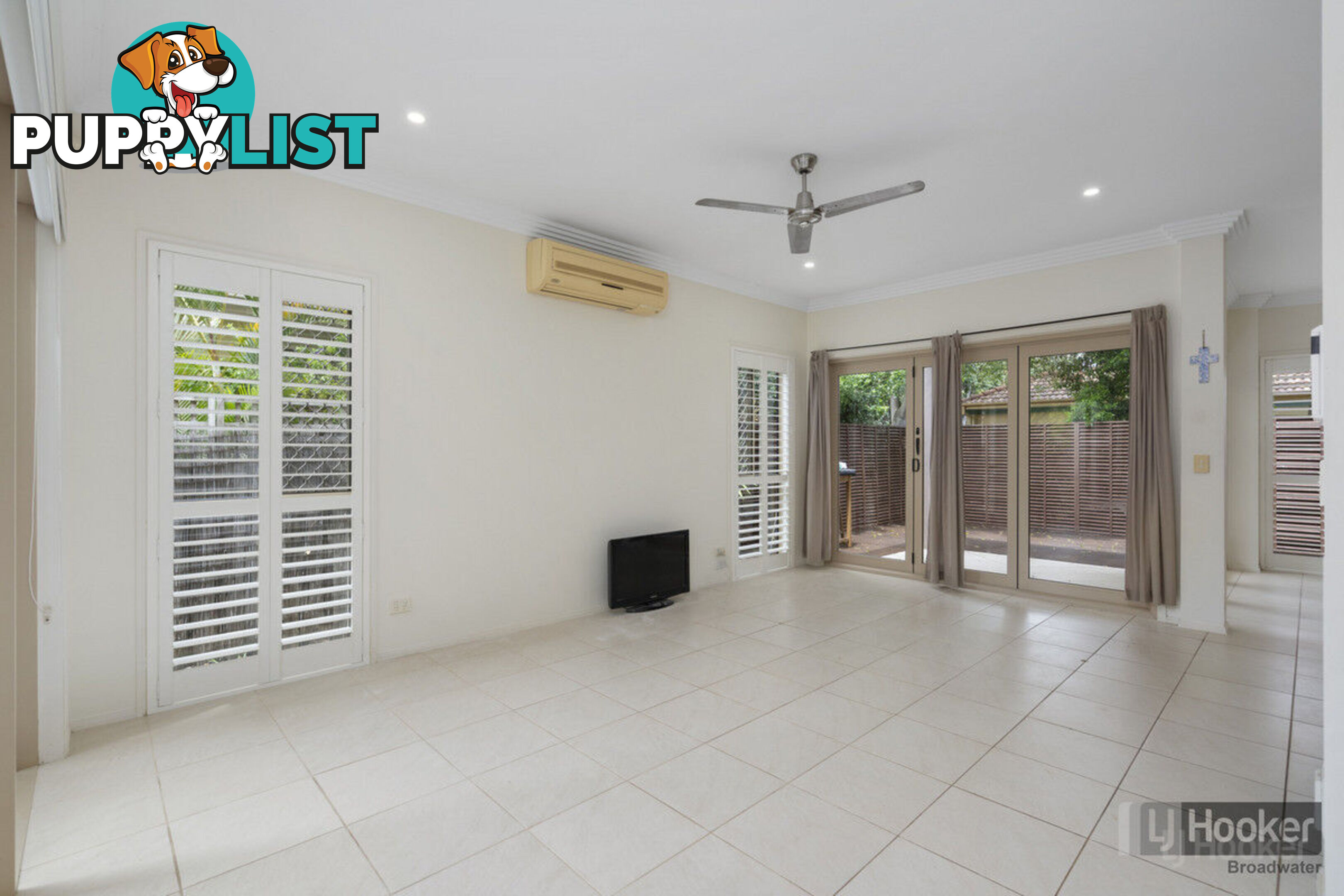 1/56 Bayview Street RUNAWAY BAY QLD 4216