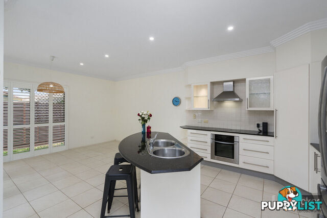 1/56 Bayview Street RUNAWAY BAY QLD 4216