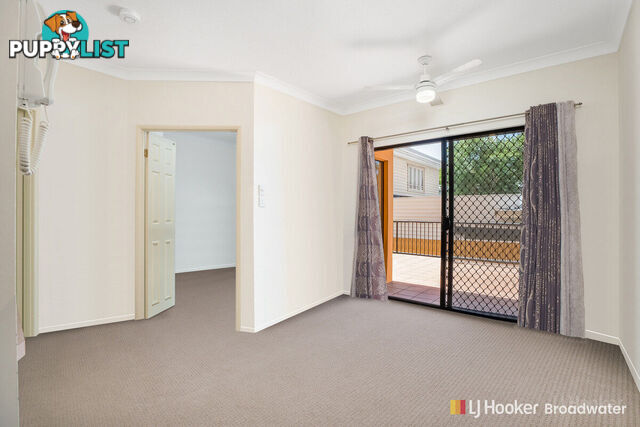 2/143 Frank Street LABRADOR QLD 4215