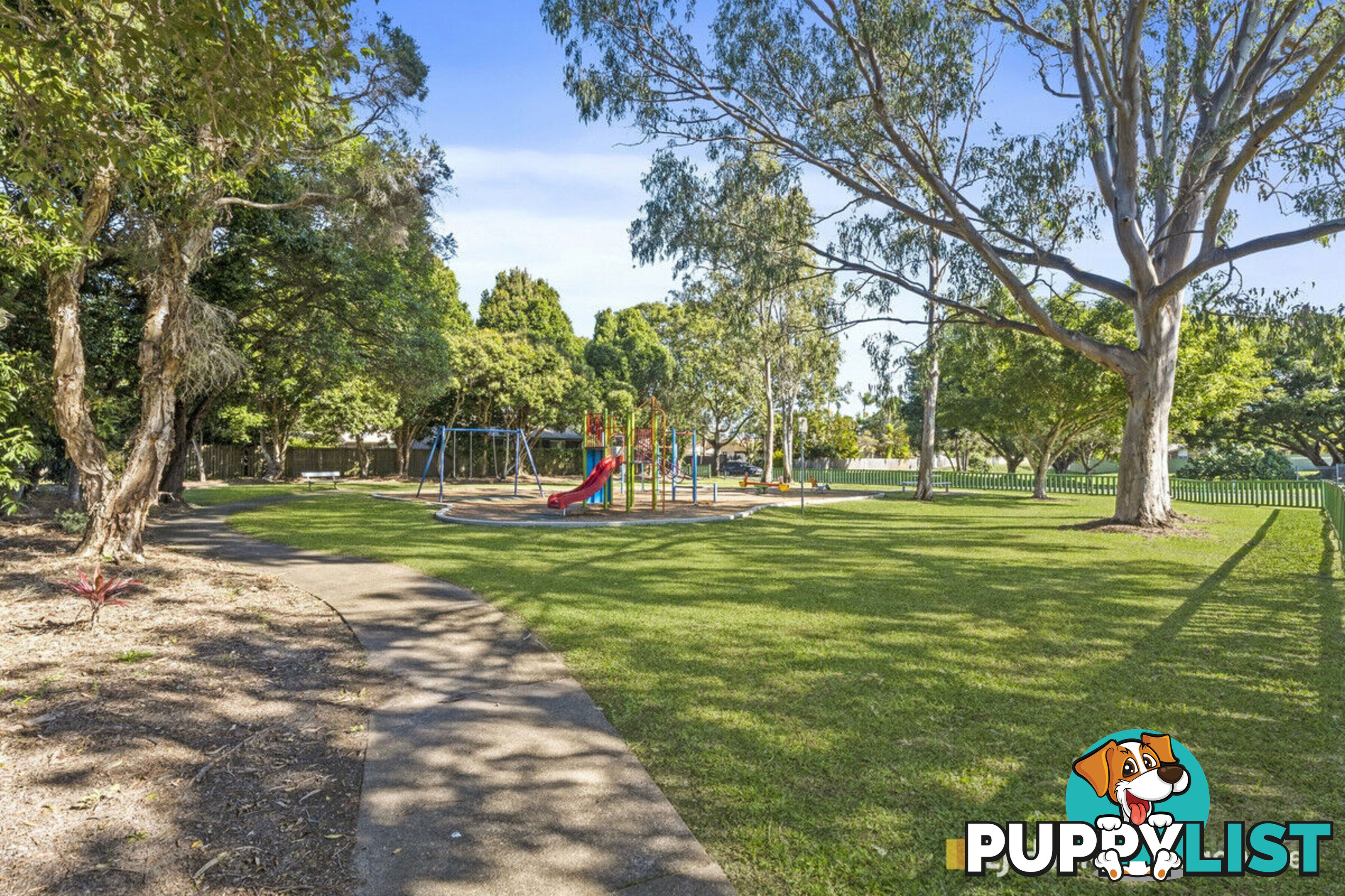 1/4 Kenny Drive LABRADOR QLD 4215