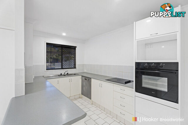 1/4 Kenny Drive LABRADOR QLD 4215