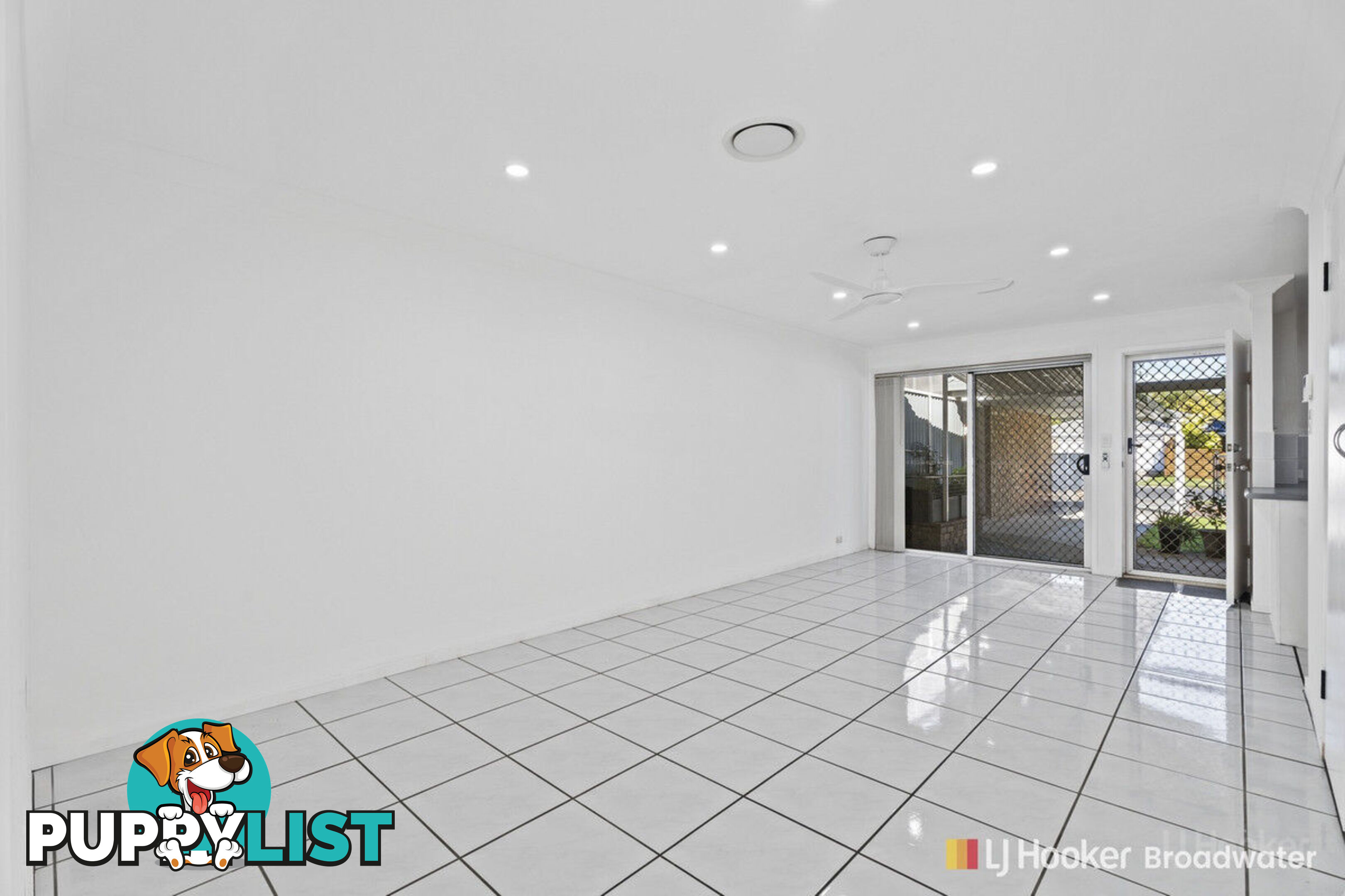 1/4 Kenny Drive LABRADOR QLD 4215