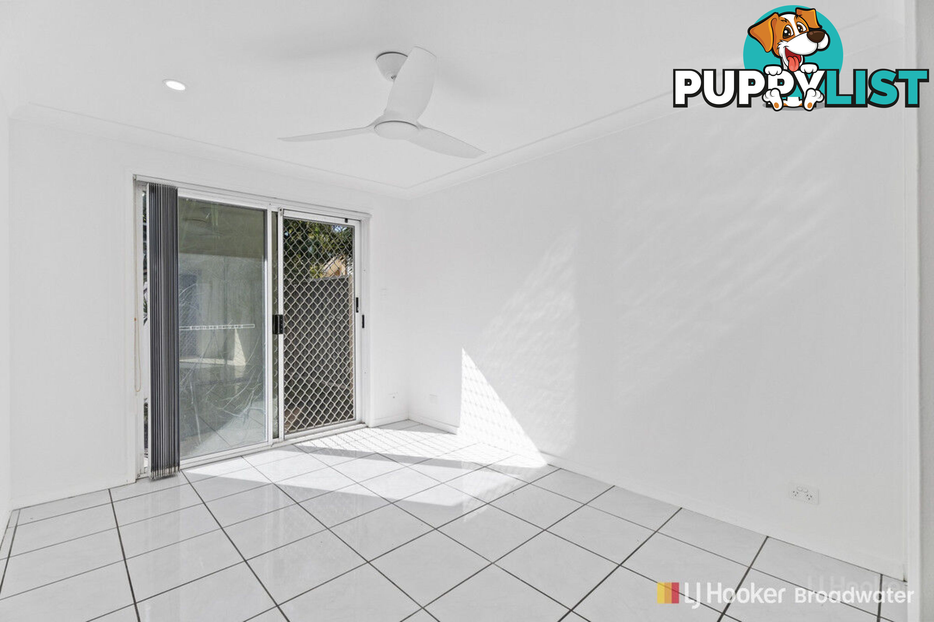 1/4 Kenny Drive LABRADOR QLD 4215