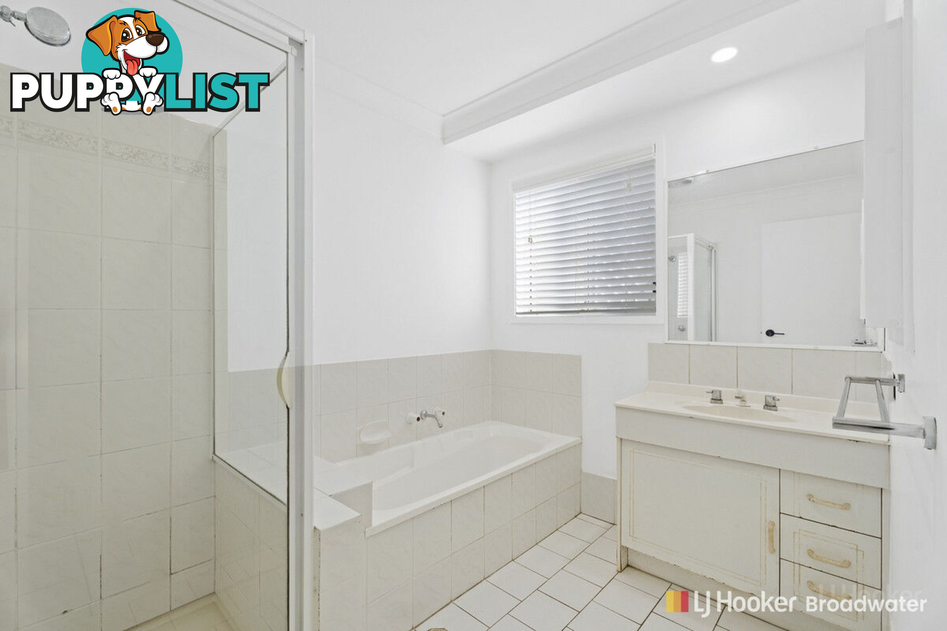 1/4 Kenny Drive LABRADOR QLD 4215