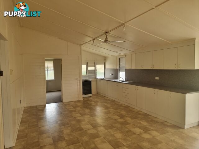 99 Herbert Street BOWEN QLD 4805