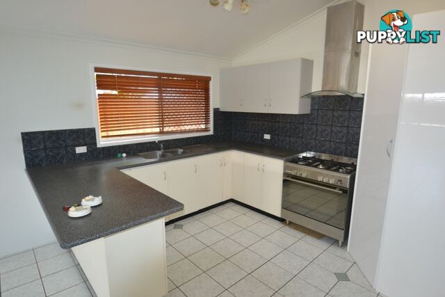 18 Gloucester Street BOWEN QLD 4805
