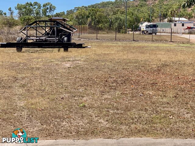 52 Wentworth st BOWEN QLD 4805