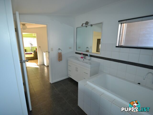 11 Brisbane St BOWEN QLD 4805