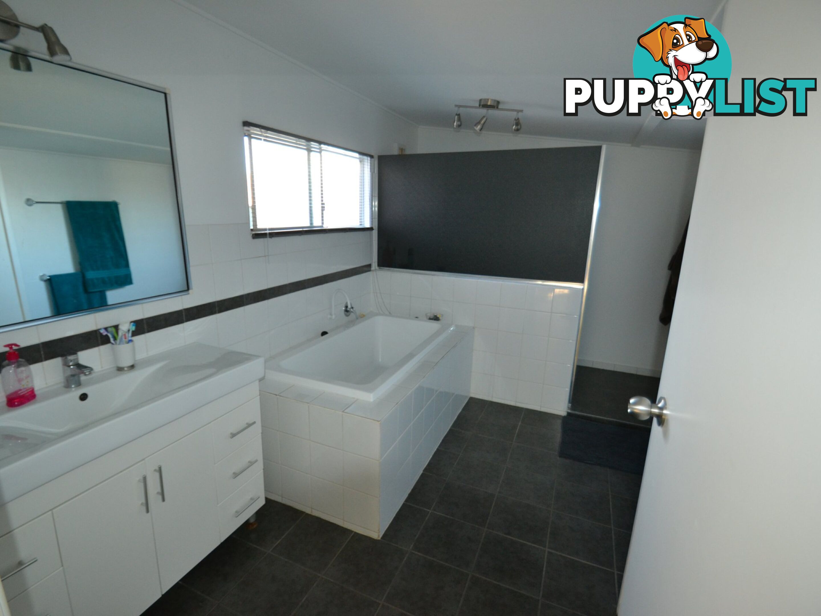 11 Brisbane St BOWEN QLD 4805