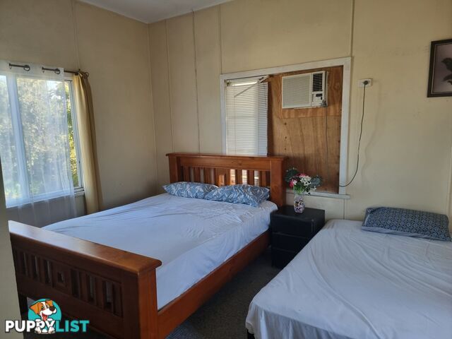 73 Poole Street BOWEN QLD 4805