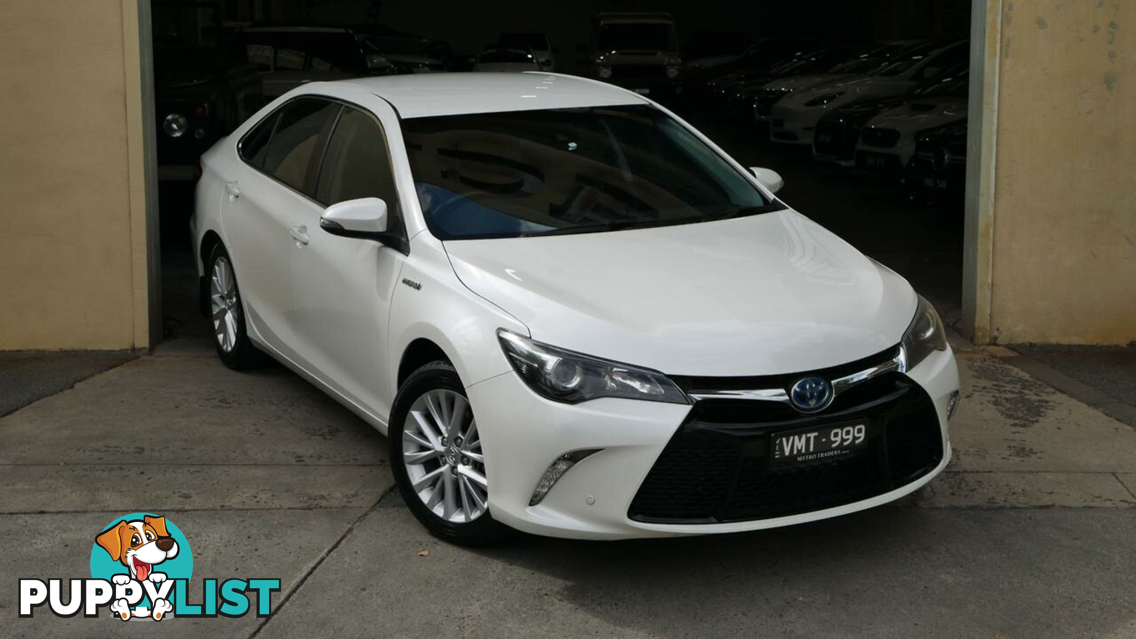 2017 Toyota Camry  AVV50R Atara SL Hybrid Sedan