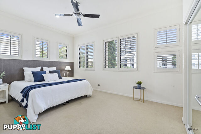 2/101 Stanhill Drive SURFERS PARADISE QLD 4217