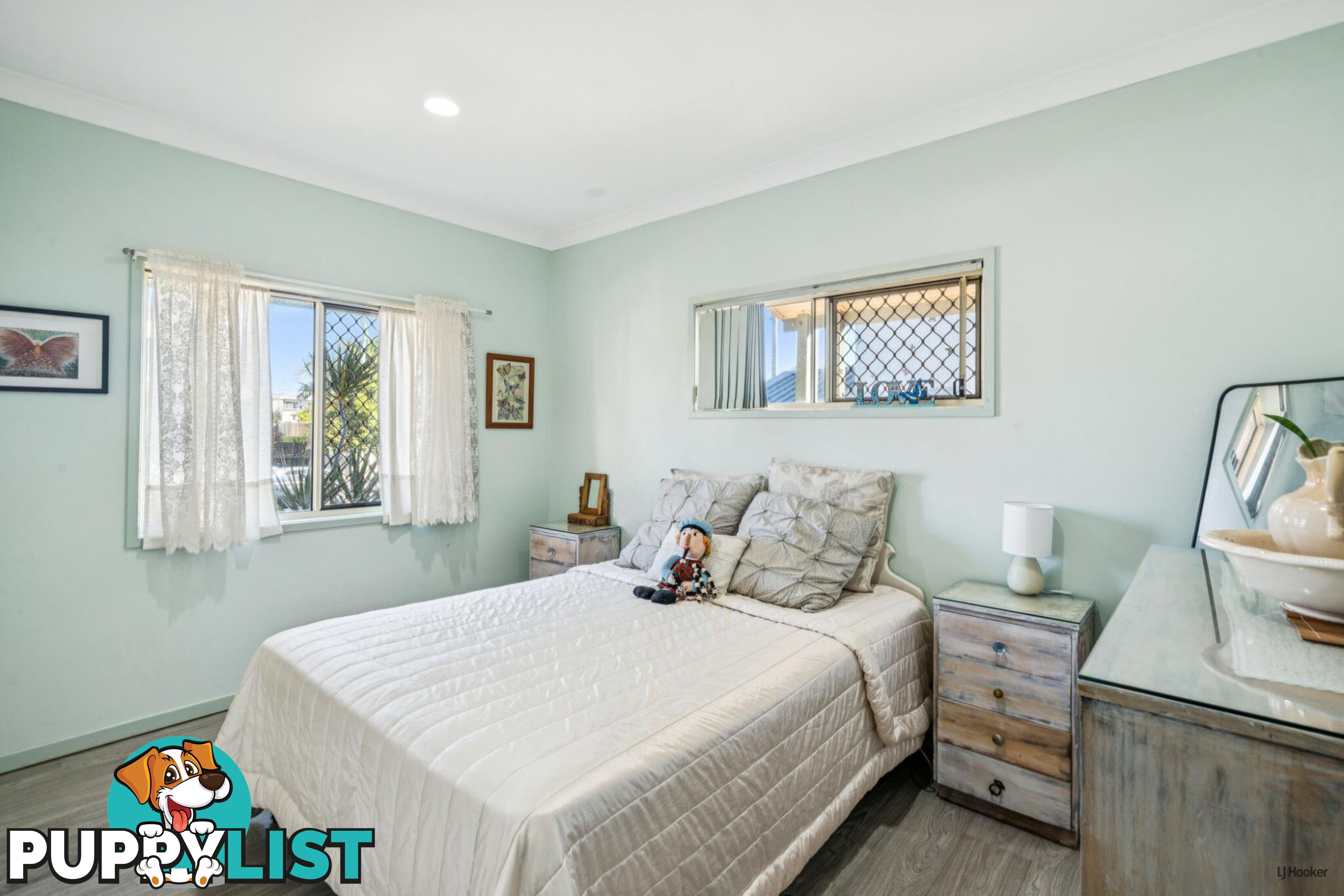42 Acanthus Avenue BURLEIGH HEADS QLD 4220