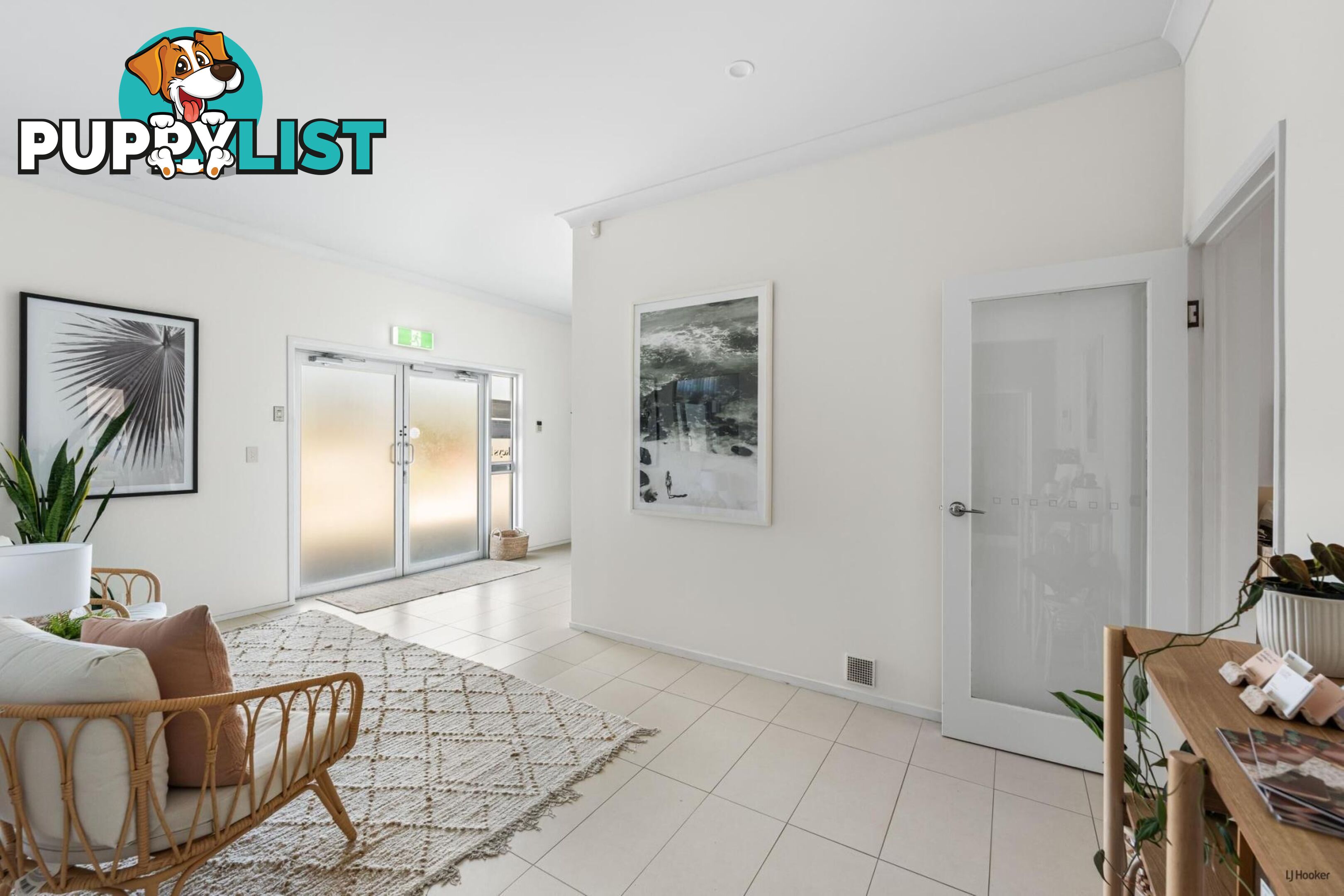 10/2 Hawker Street CURRUMBIN WATERS QLD 4223