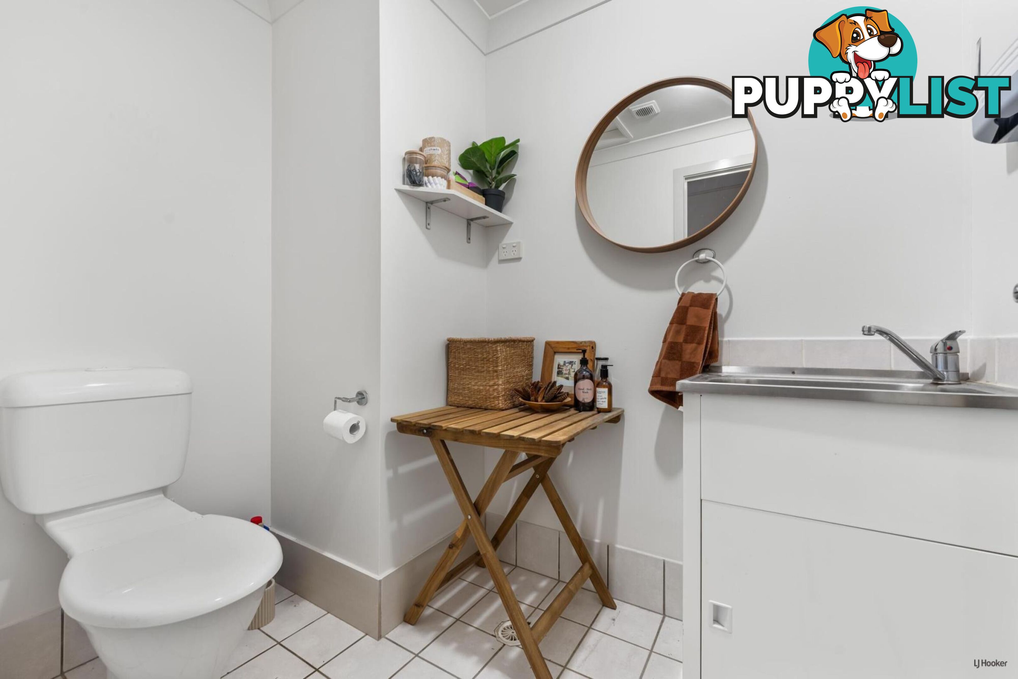 10/2 Hawker Street CURRUMBIN WATERS QLD 4223