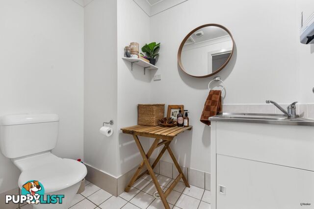 10/2 Hawker Street CURRUMBIN WATERS QLD 4223