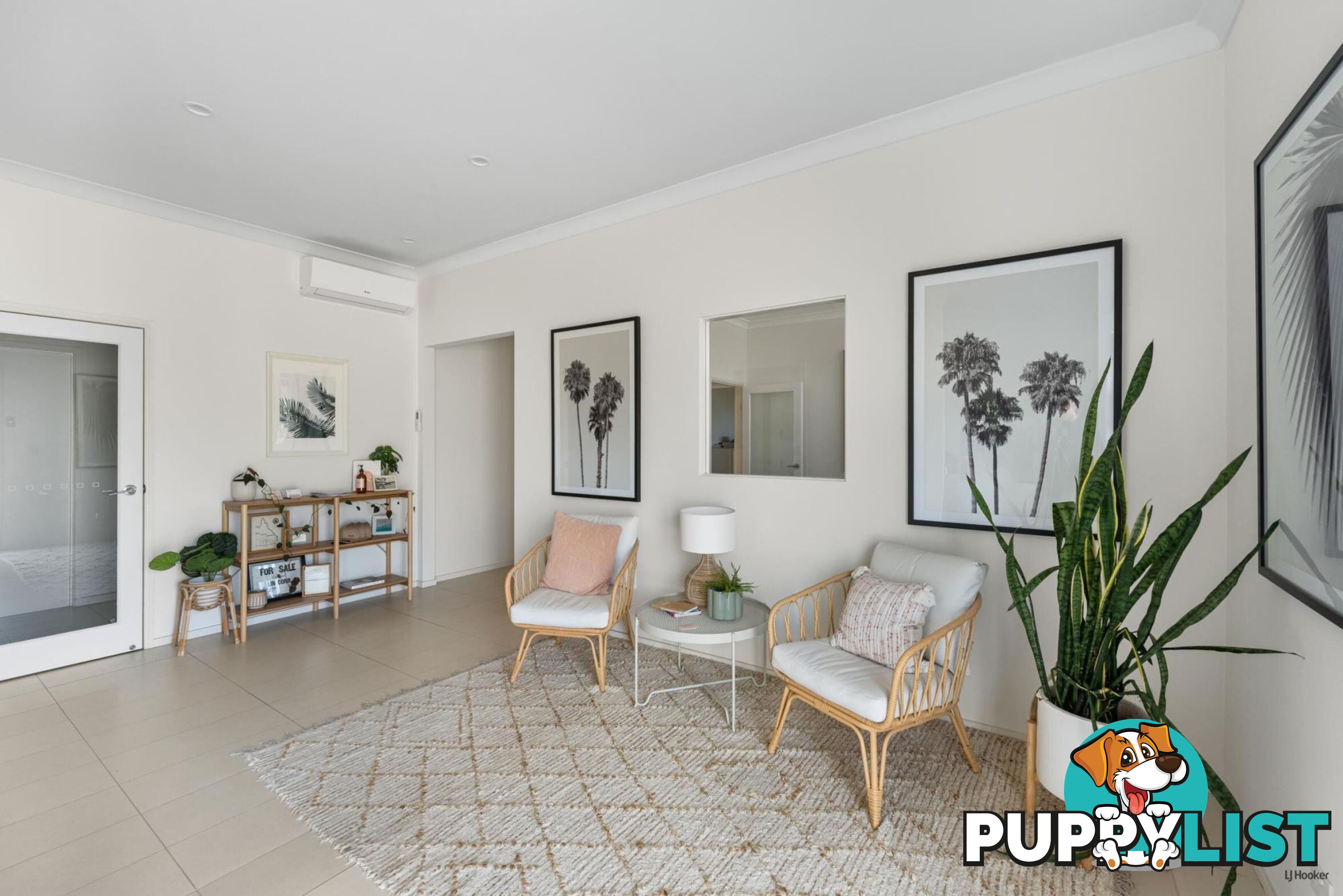 10/2 Hawker Street CURRUMBIN WATERS QLD 4223