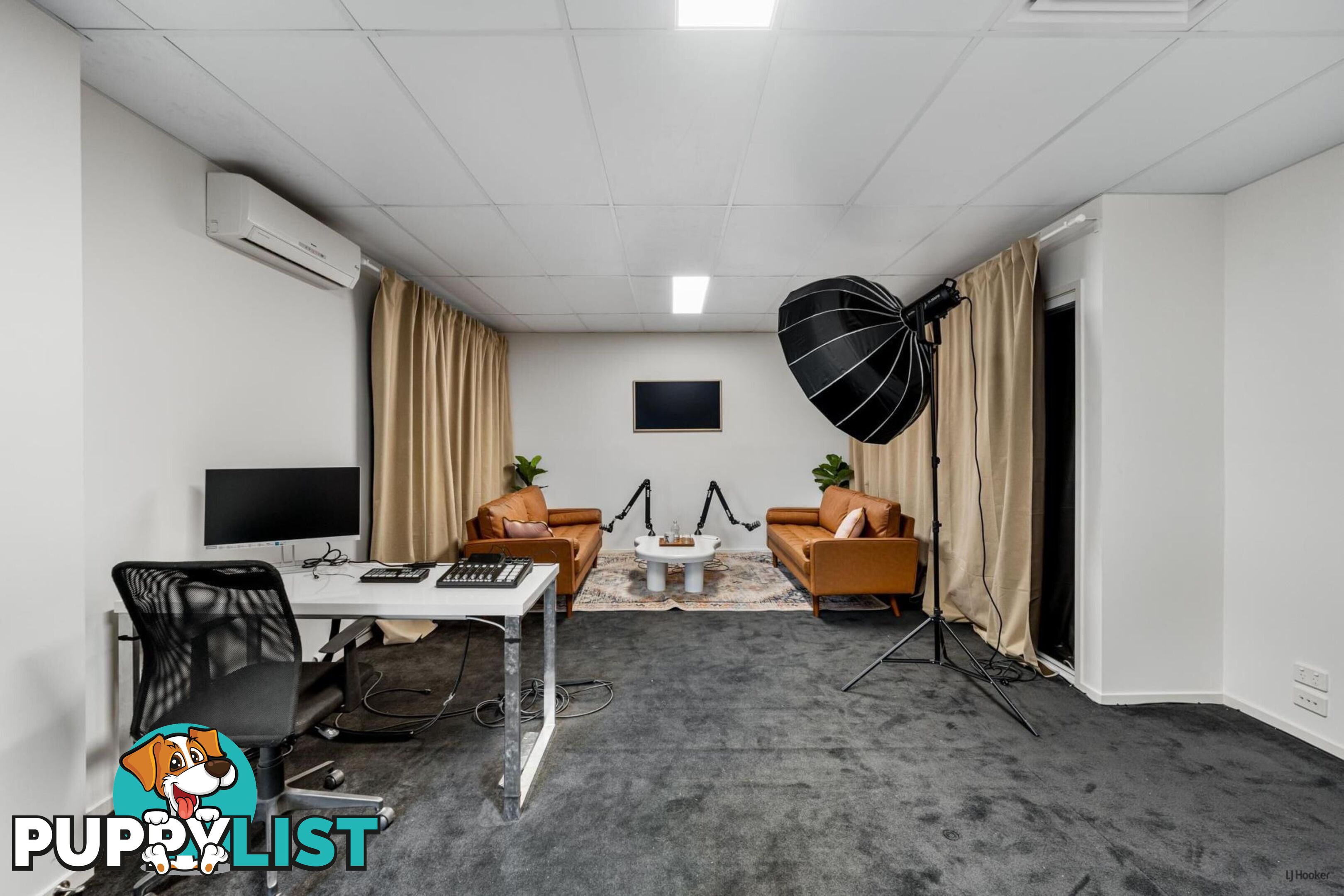 10/2 Hawker Street CURRUMBIN WATERS QLD 4223