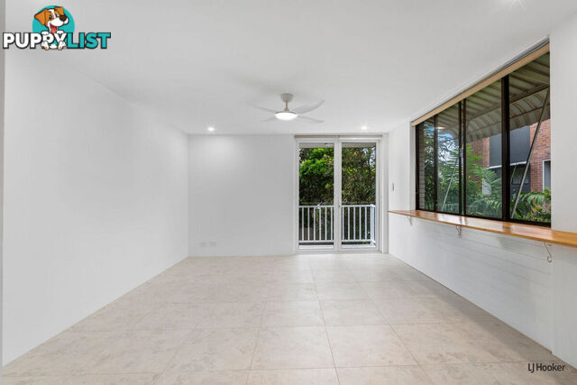 4/999 Gold Coast Highway PALM BEACH QLD 4221