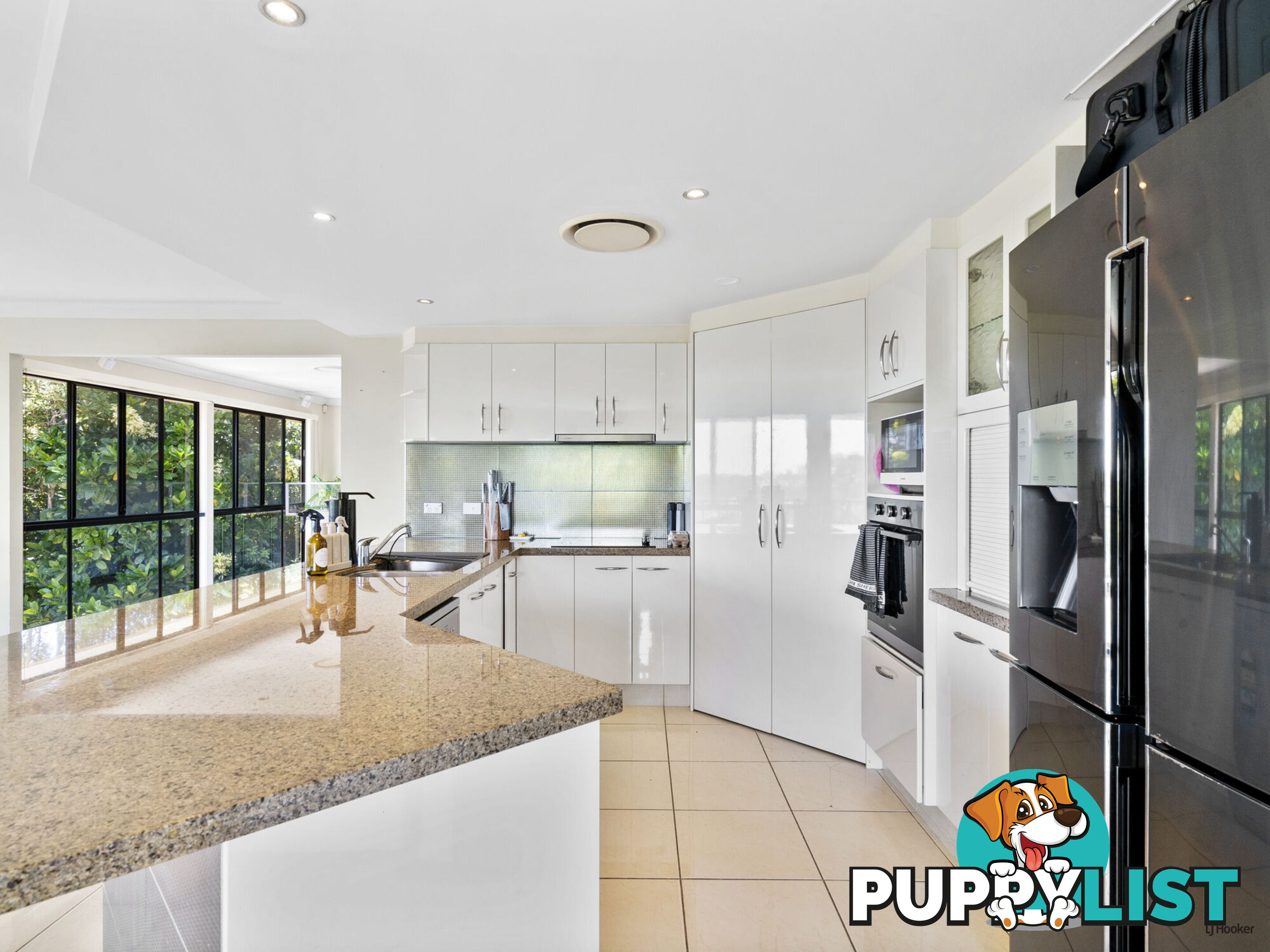 11 Kukulies Court CURRUMBIN WATERS QLD 4223