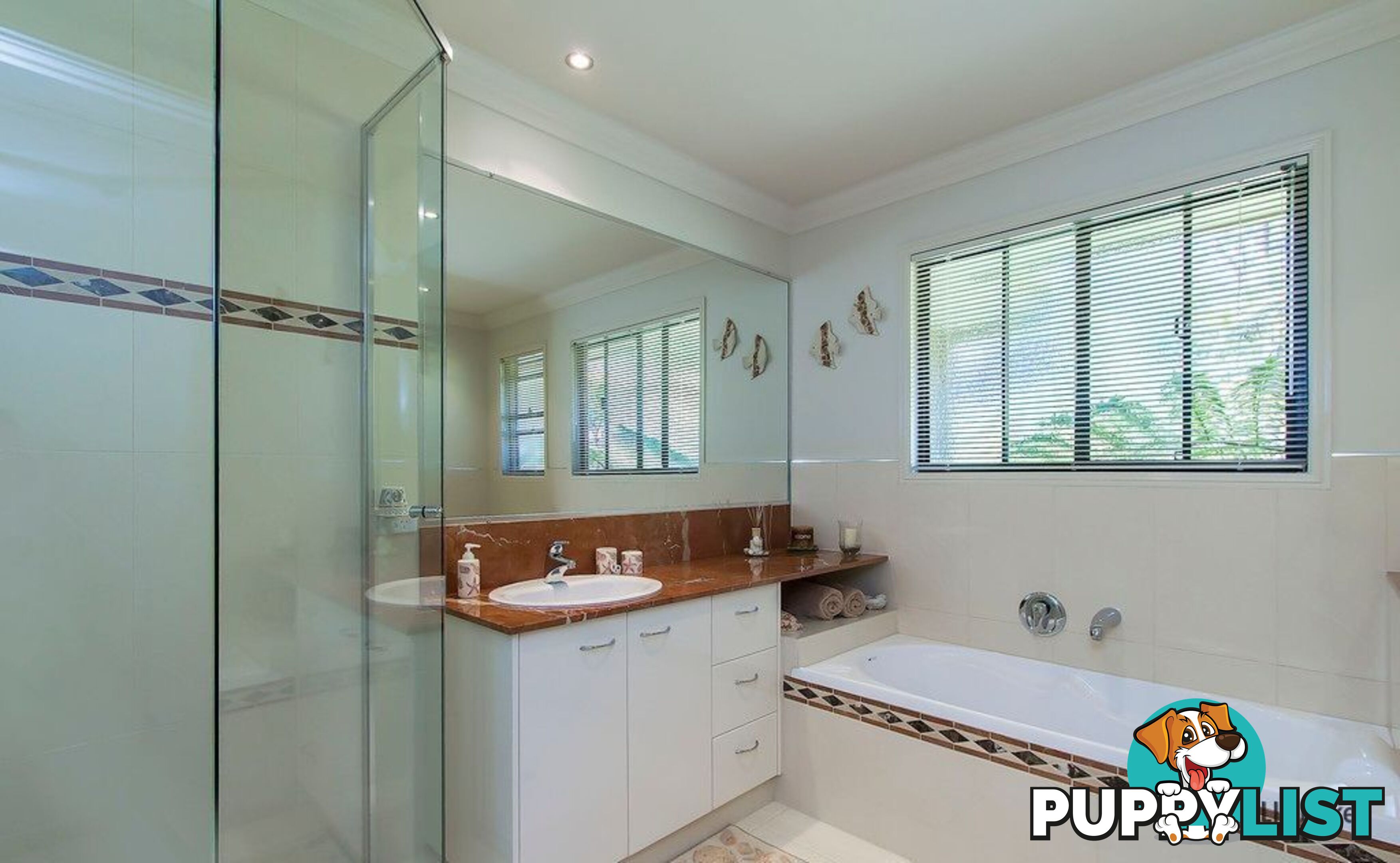 11 Kukulies Court CURRUMBIN WATERS QLD 4223