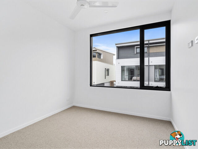16/56 Harbourview Drive HOPE ISLAND QLD 4212