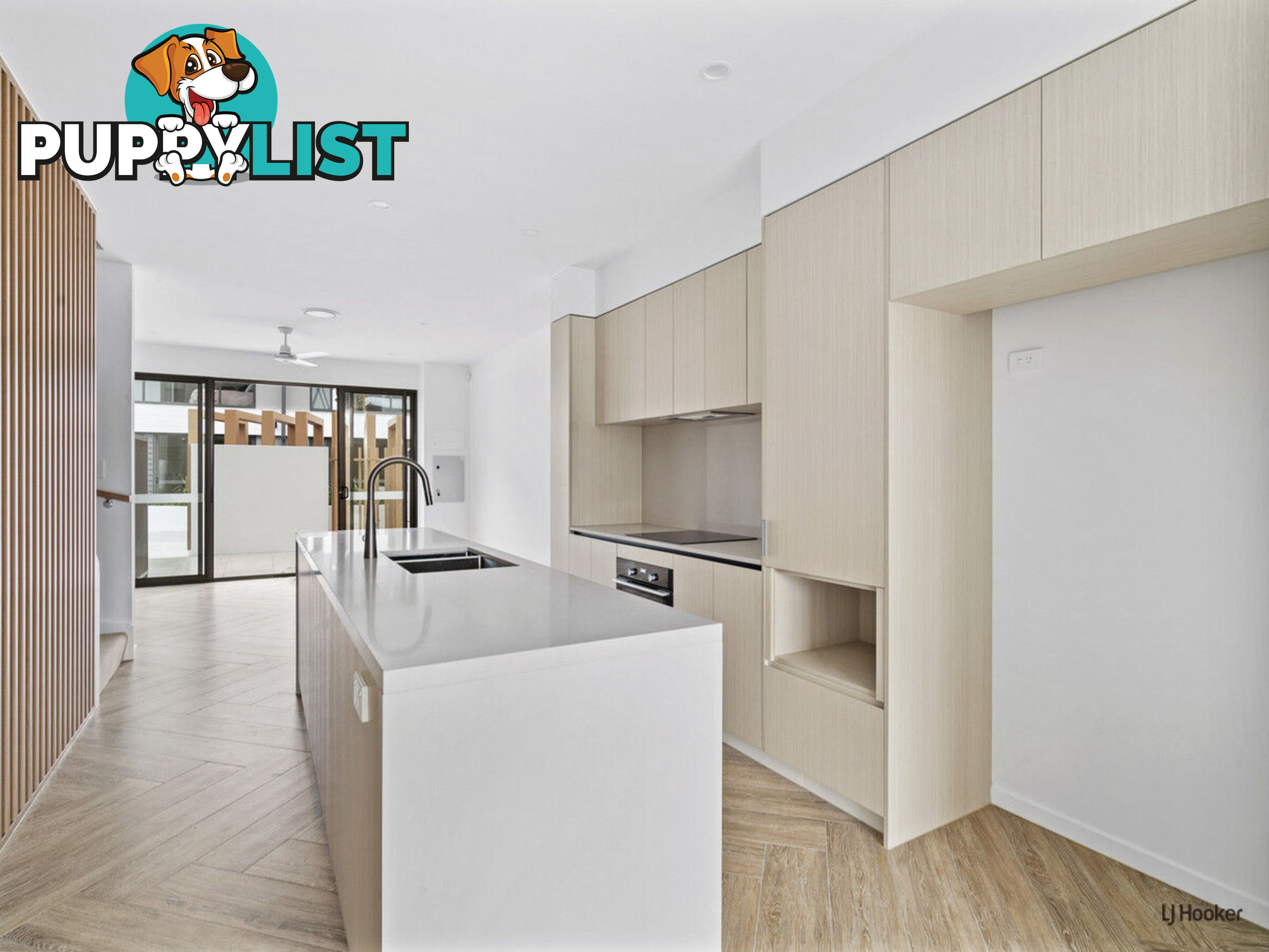 16/56 Harbourview Drive HOPE ISLAND QLD 4212