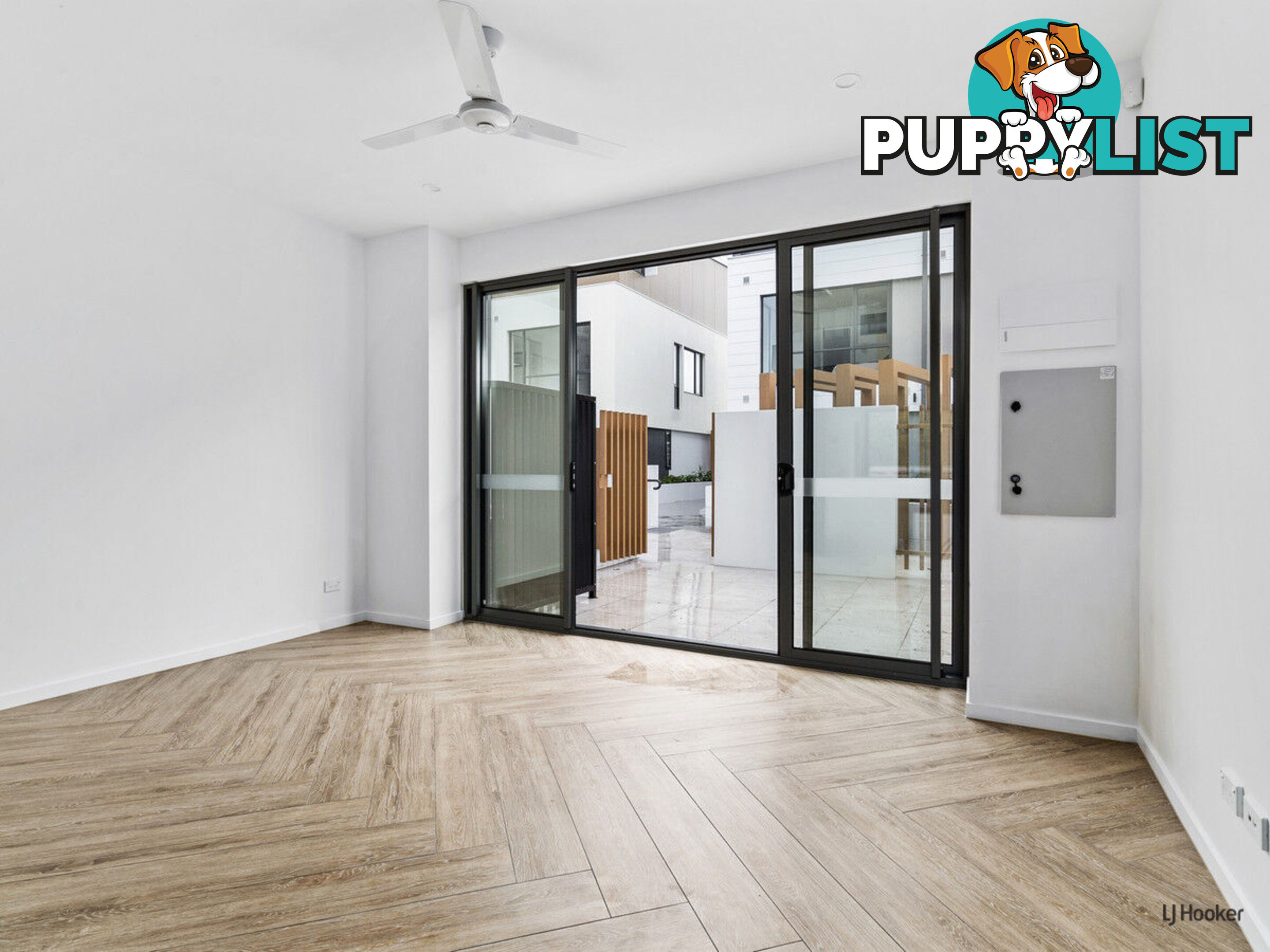 16/56 Harbourview Drive HOPE ISLAND QLD 4212