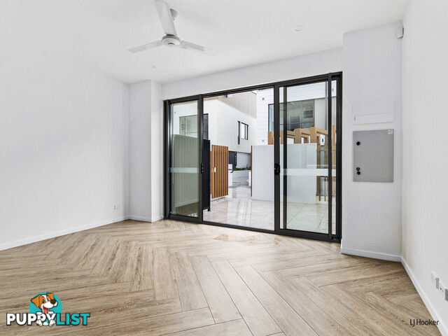16/56 Harbourview Drive HOPE ISLAND QLD 4212