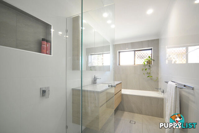 5/2 Twenty Eighth Avenue PALM BEACH QLD 4221