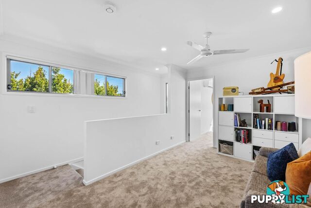 2/74 Guineas Creek Road CURRUMBIN WATERS QLD 4223