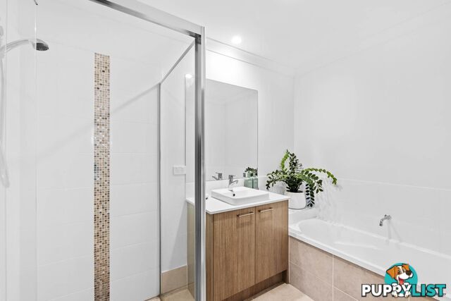 2/74 Guineas Creek Road CURRUMBIN WATERS QLD 4223
