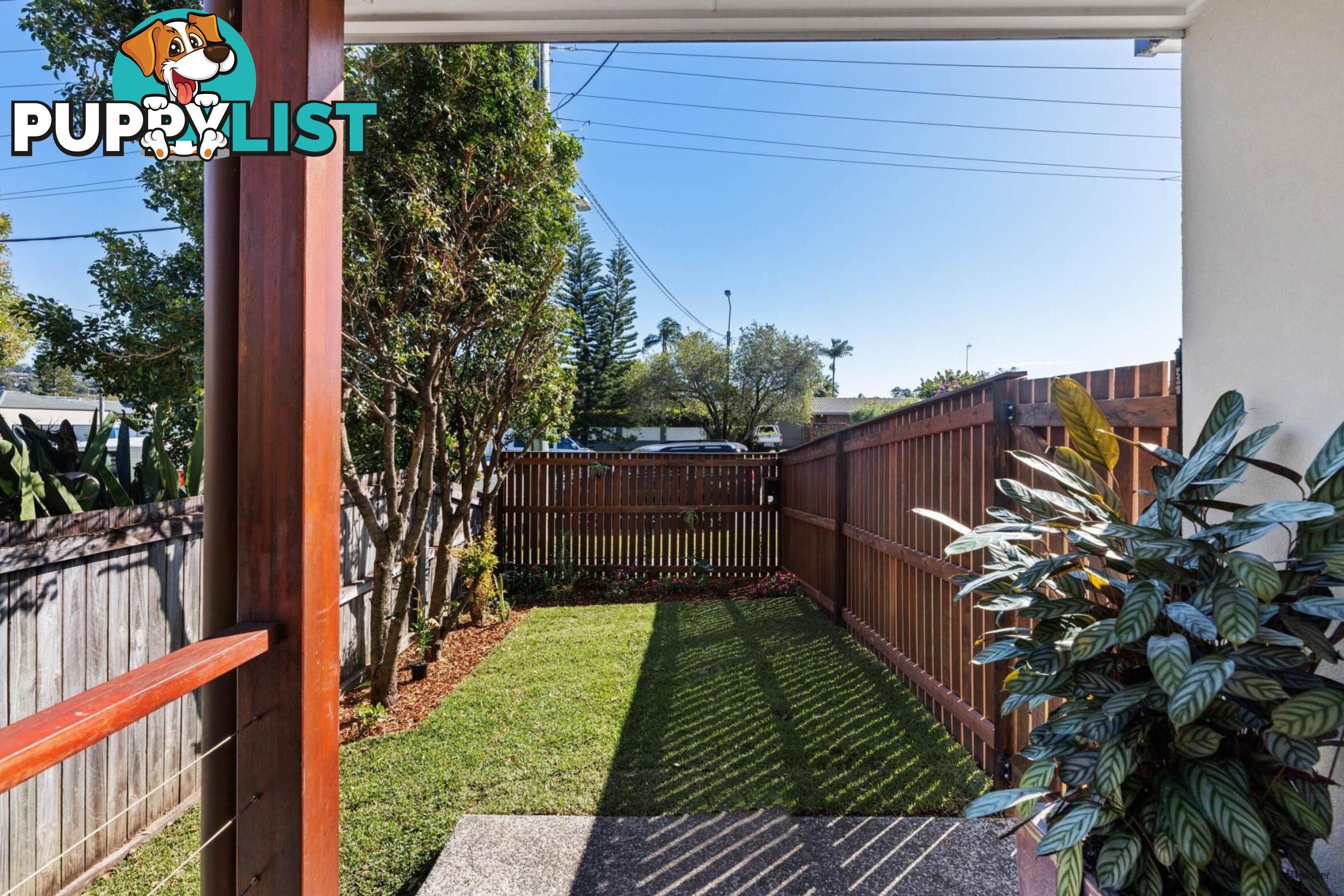 2/74 Guineas Creek Road CURRUMBIN WATERS QLD 4223