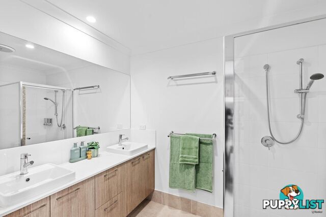 2/74 Guineas Creek Road CURRUMBIN WATERS QLD 4223