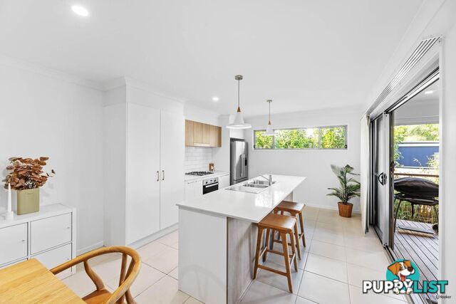 2/74 Guineas Creek Road CURRUMBIN WATERS QLD 4223