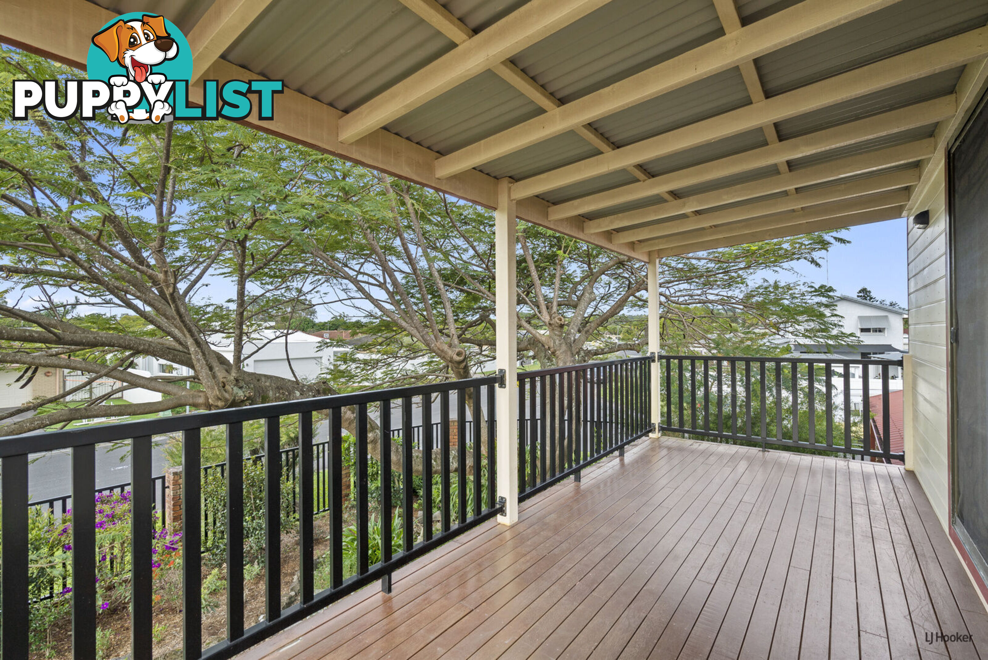 18 Holbrook Way ELANORA QLD 4221