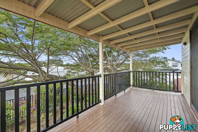 18 Holbrook Way ELANORA QLD 4221