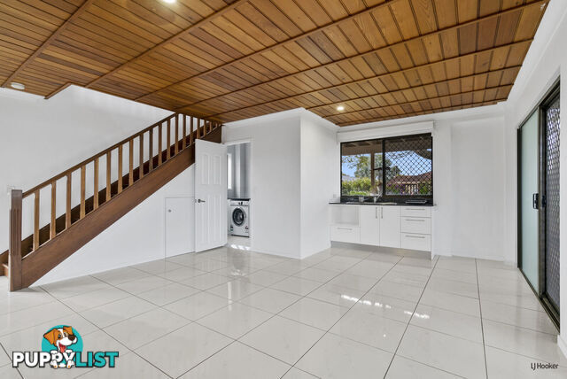 18 Holbrook Way ELANORA QLD 4221