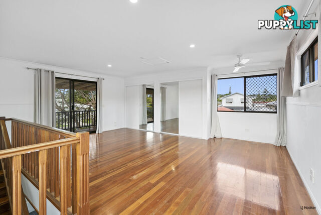 18 Holbrook Way ELANORA QLD 4221