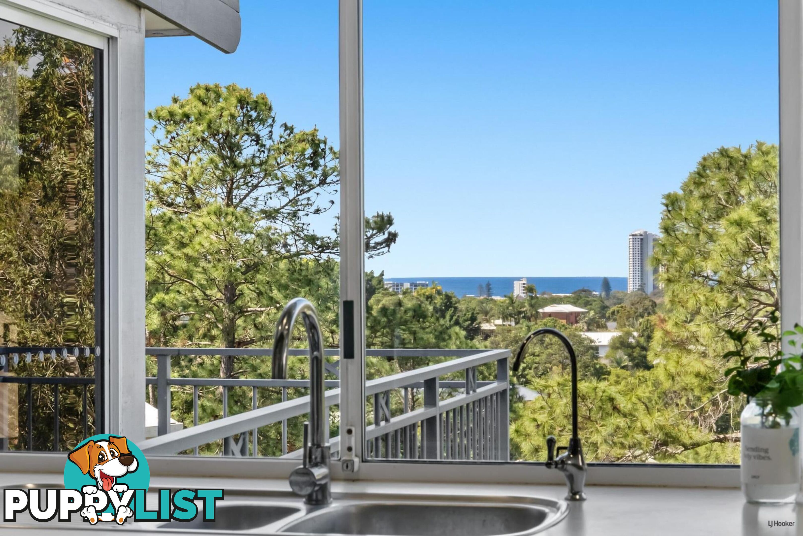 32 Doubleview Drive ELANORA QLD 4221