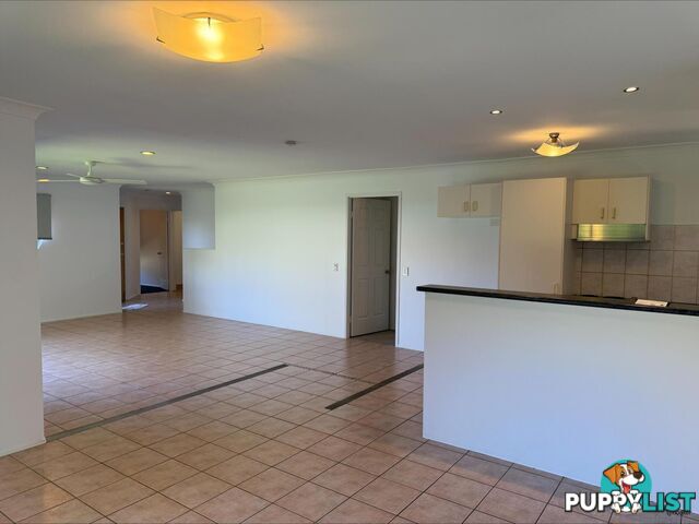 2/17 Mollys Place CURRUMBIN WATERS QLD 4223
