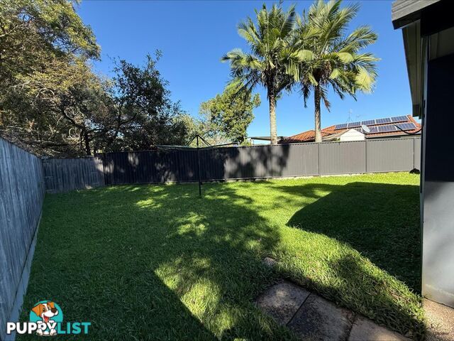 2/17 Mollys Place CURRUMBIN WATERS QLD 4223