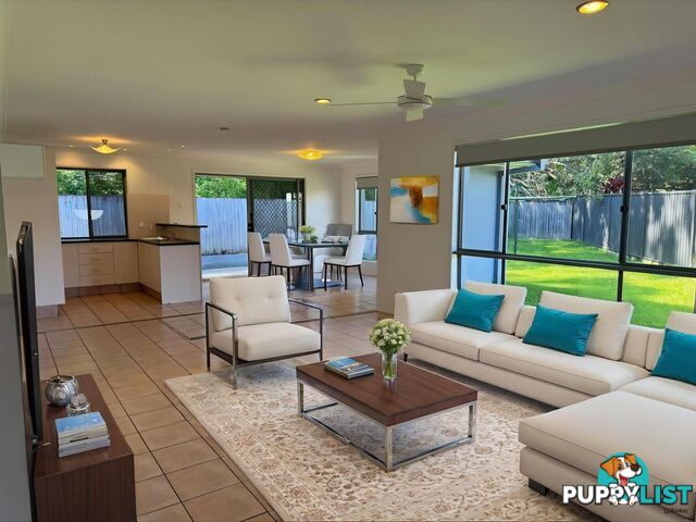 2/17 Mollys Place CURRUMBIN WATERS QLD 4223