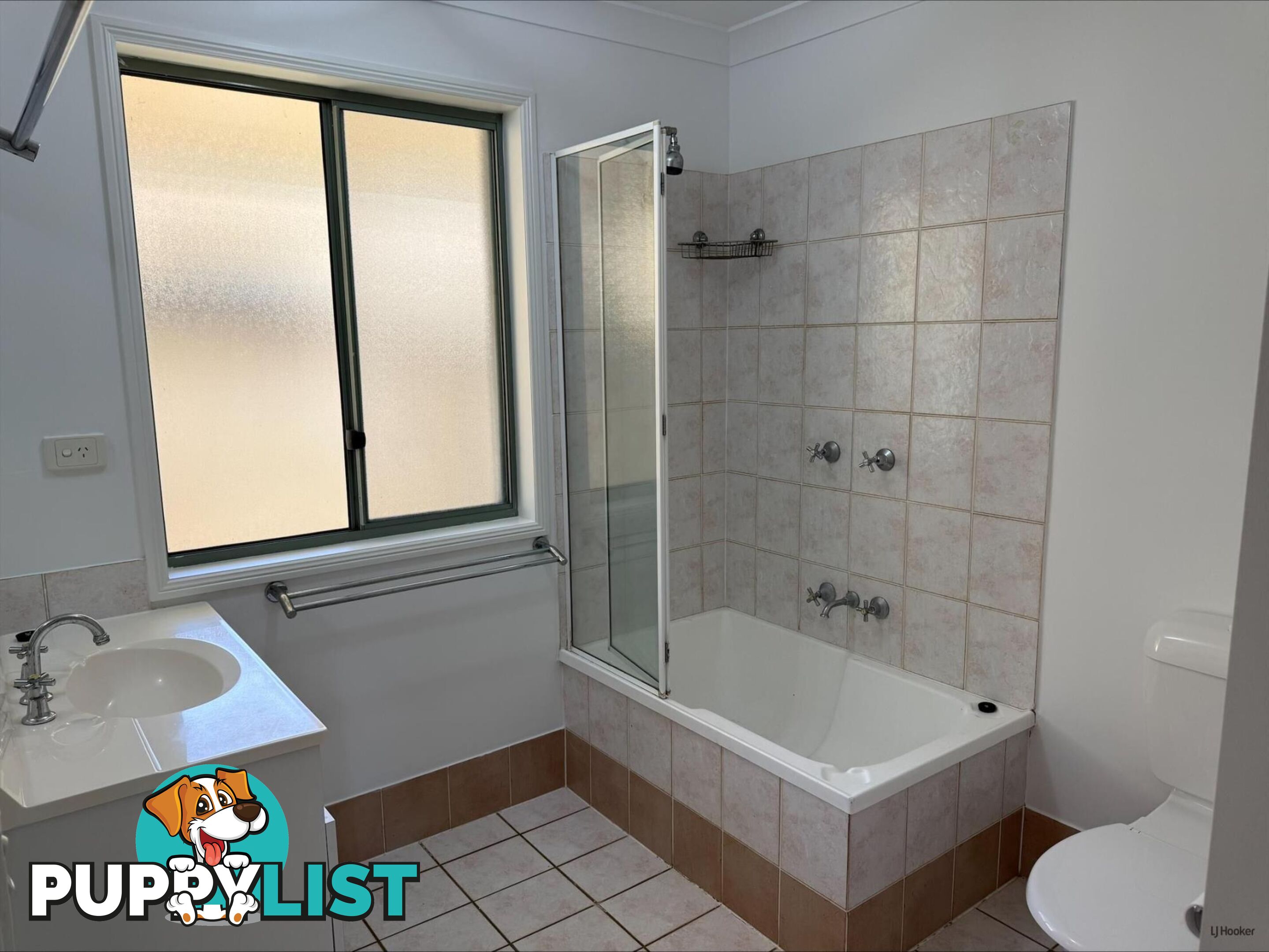 2/17 Mollys Place CURRUMBIN WATERS QLD 4223